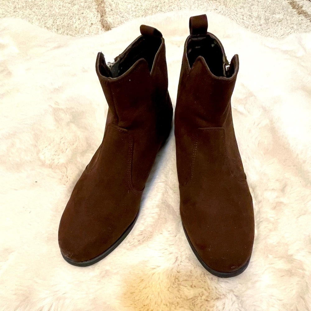 H&M Women Chelsea boot size 6 - brown